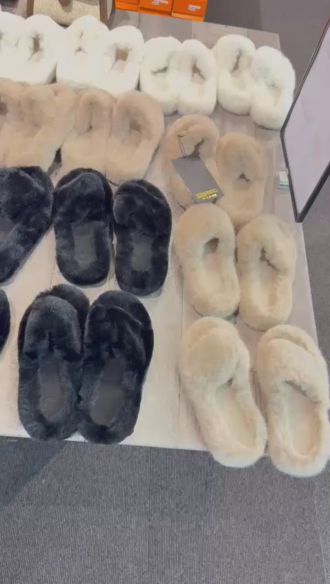 DY F38801 Women’s Slippers