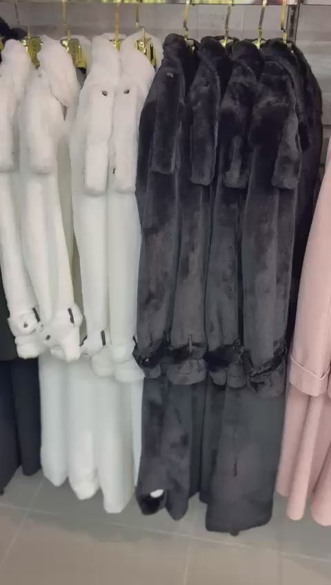 Modell 1036 Dampälskappa Tillverkad Av 100% Polyester...