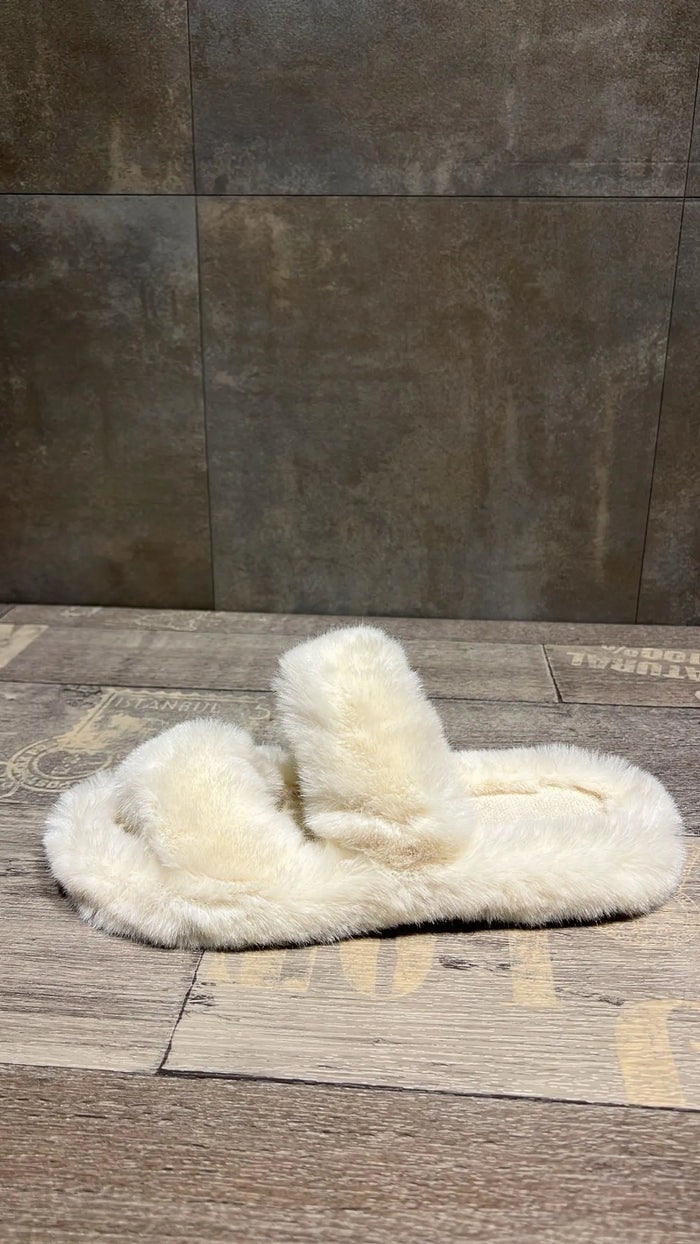 DY 71602 Women’s Slippers - G&S