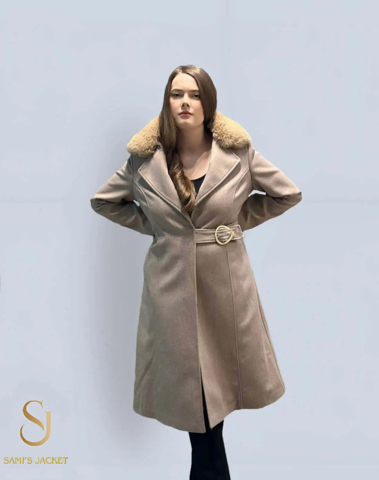 Women's stylish winter coat with a fur collar, perfect for fashion and warmth in colder seasons. Ideal for any occasion.