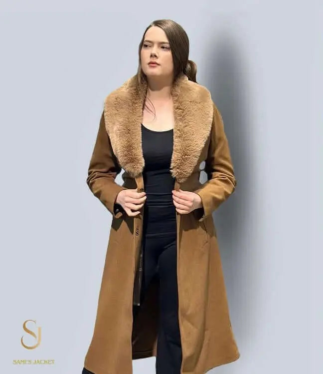 Model 1023 jacket featuring a stylish fur collar, ideal for warm layering during cold seasons. Perfect for fashionable women.