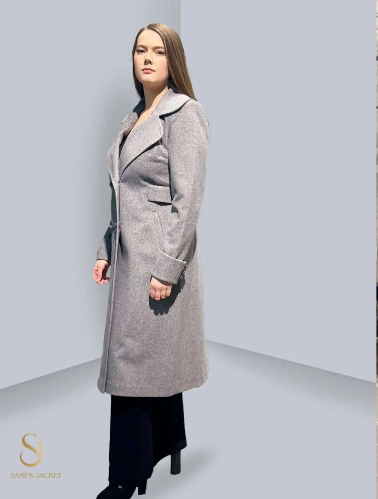 Stylish gray tailored jacket for women, perfect for winter fashion and layering in cold weather.