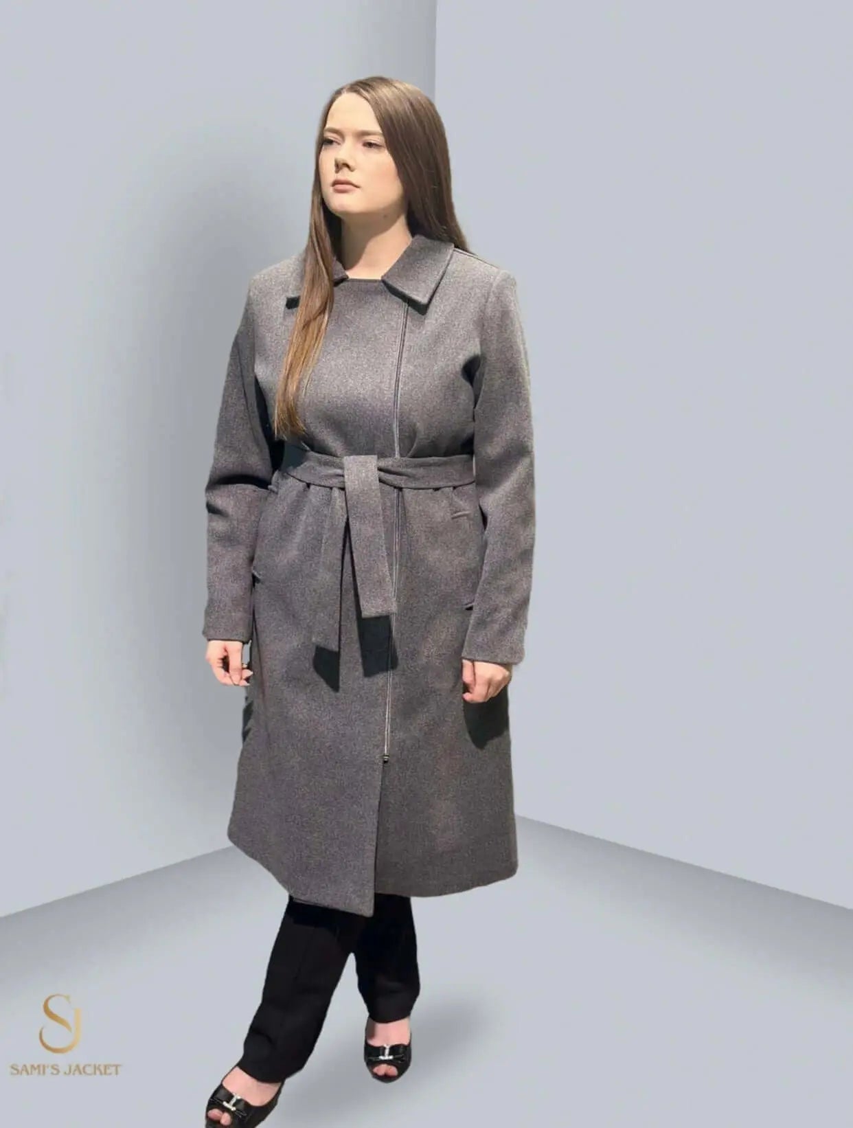 Stylish Model 1011 women's teddy coat in gray, perfect for winter layering and events. Emphasizes comfort and modern design.