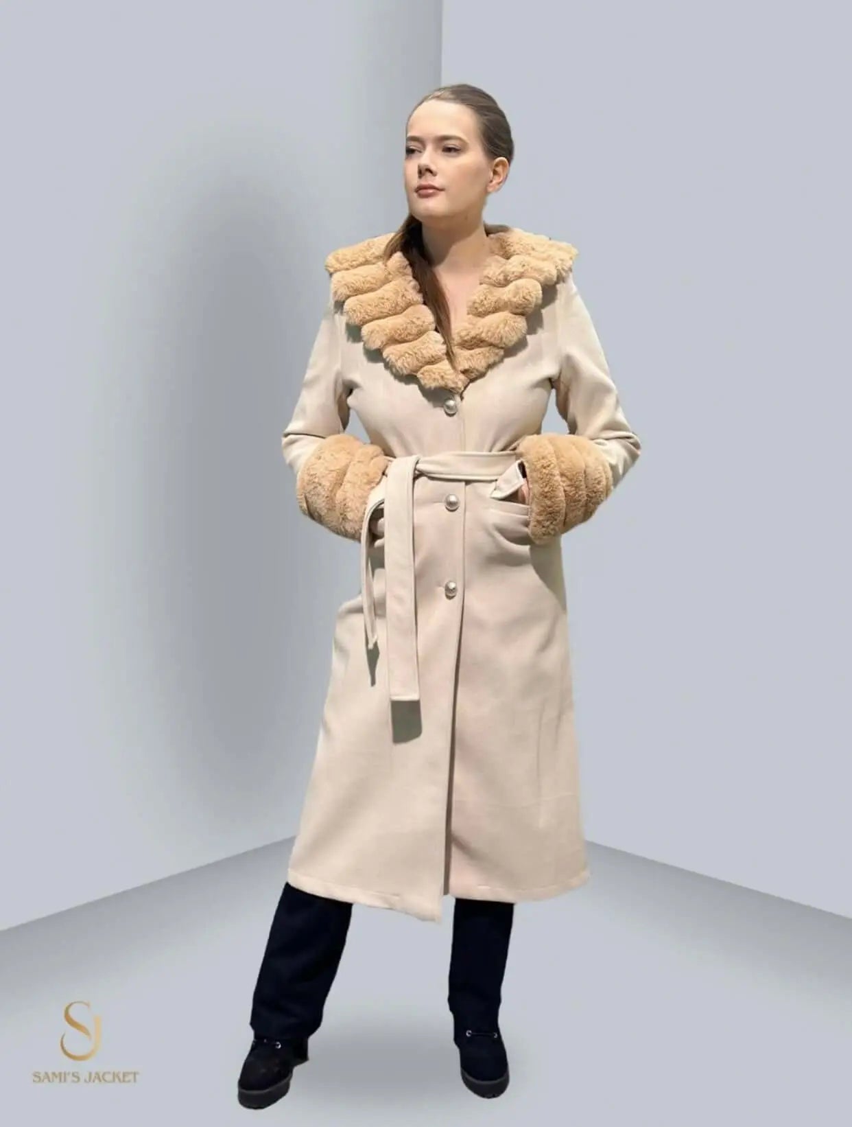 Elegant beige winter coat with fur collar and sleeves, perfect for stylish women's winter fashion.