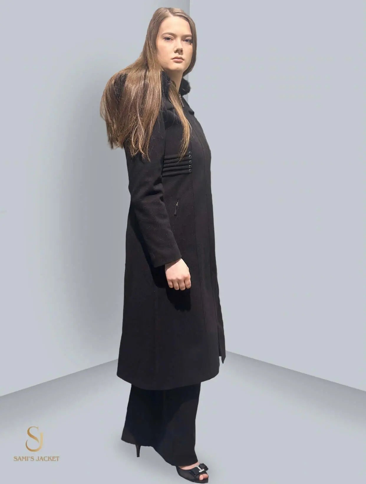 Stylish Model 1022 winter jacket for women, featuring a long design and tailored fit, ideal for colder seasons.