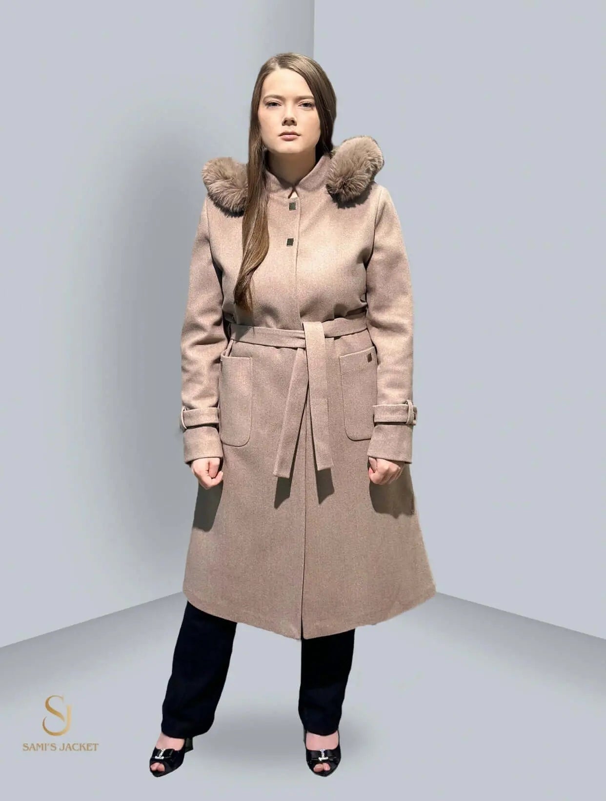 Model 1013 women's winter jacket with fur-lined hood, stylish and warm for casual or formal wear. Ideal for colder seasons.