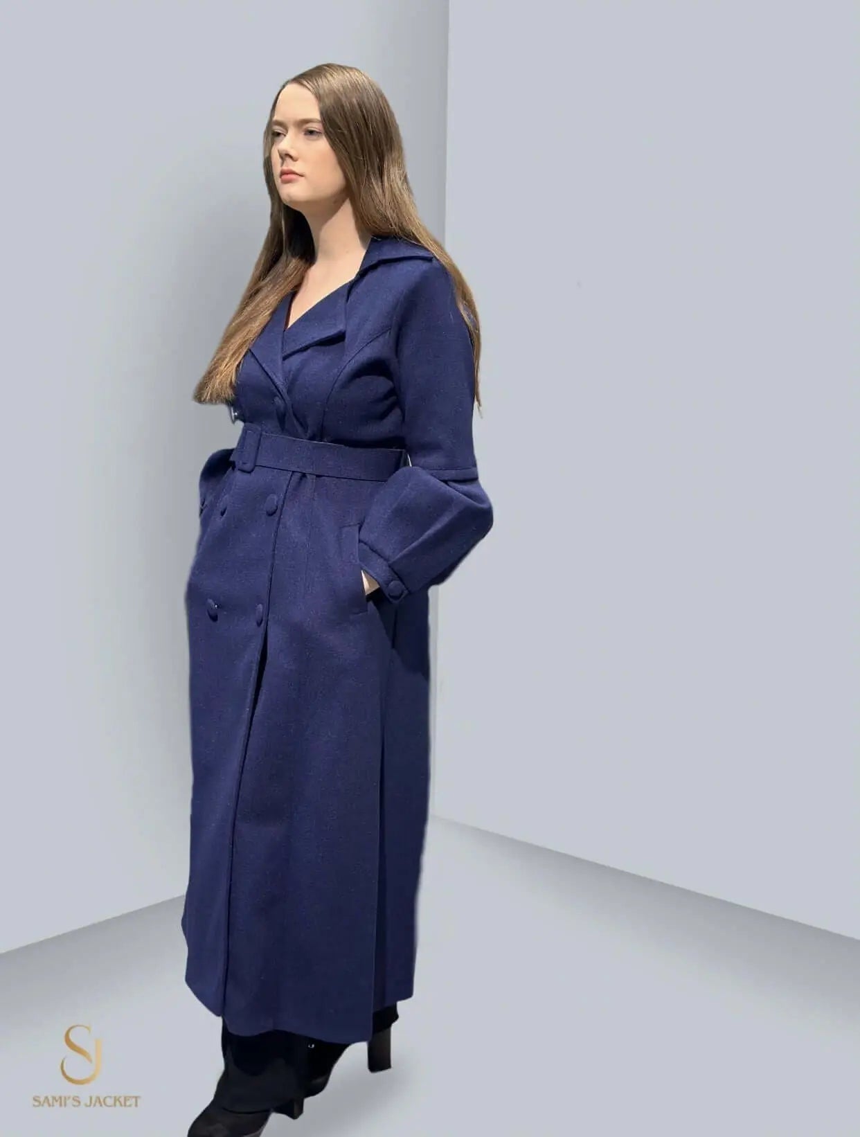 Stylish Model 1031 long winter coat in deep blue, perfect for women seeking elegance and warmth during chilly weather.