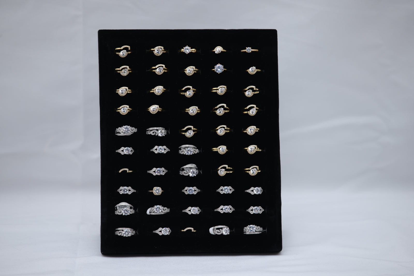 Élégance Collection Piece