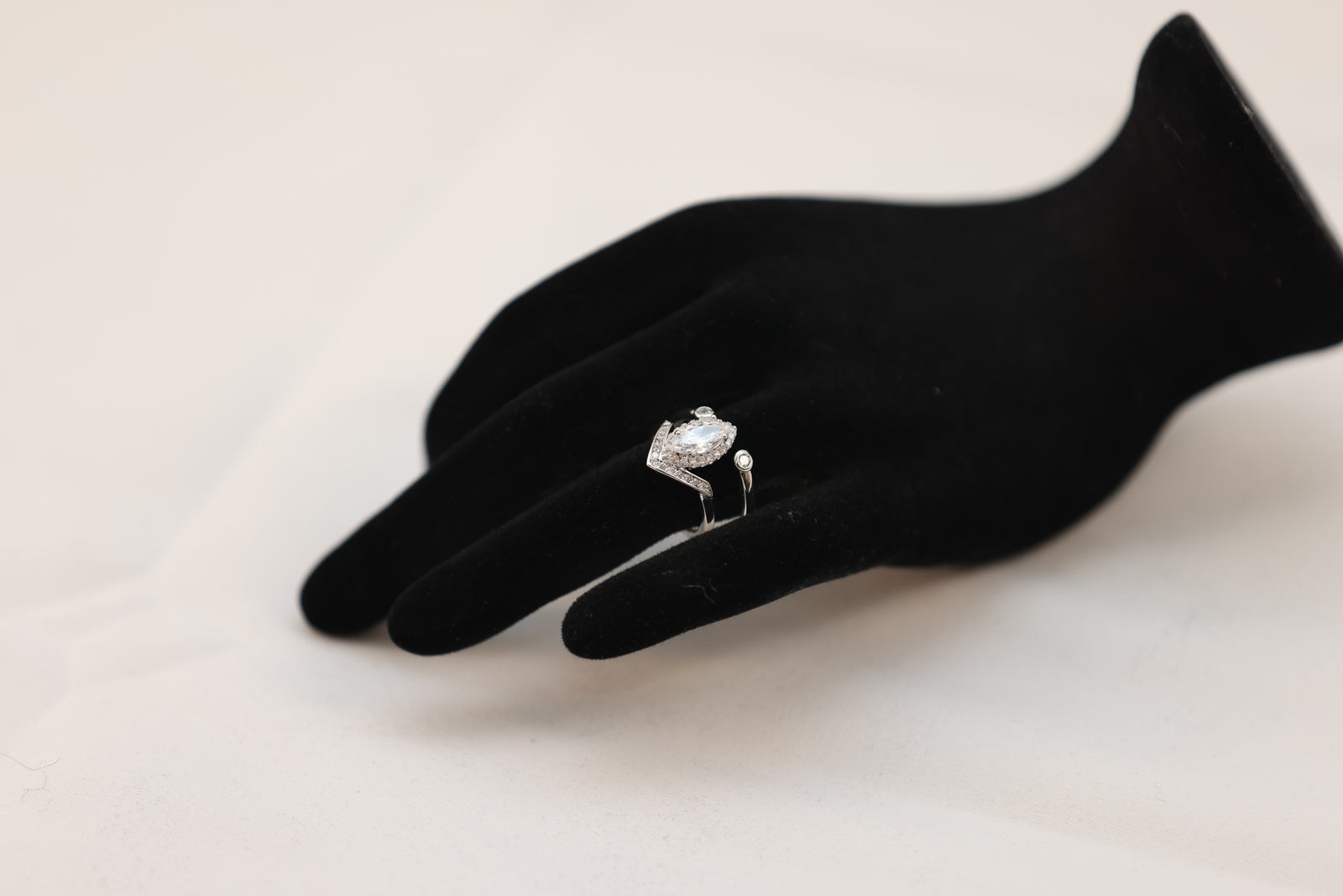 Aphrodite Ring