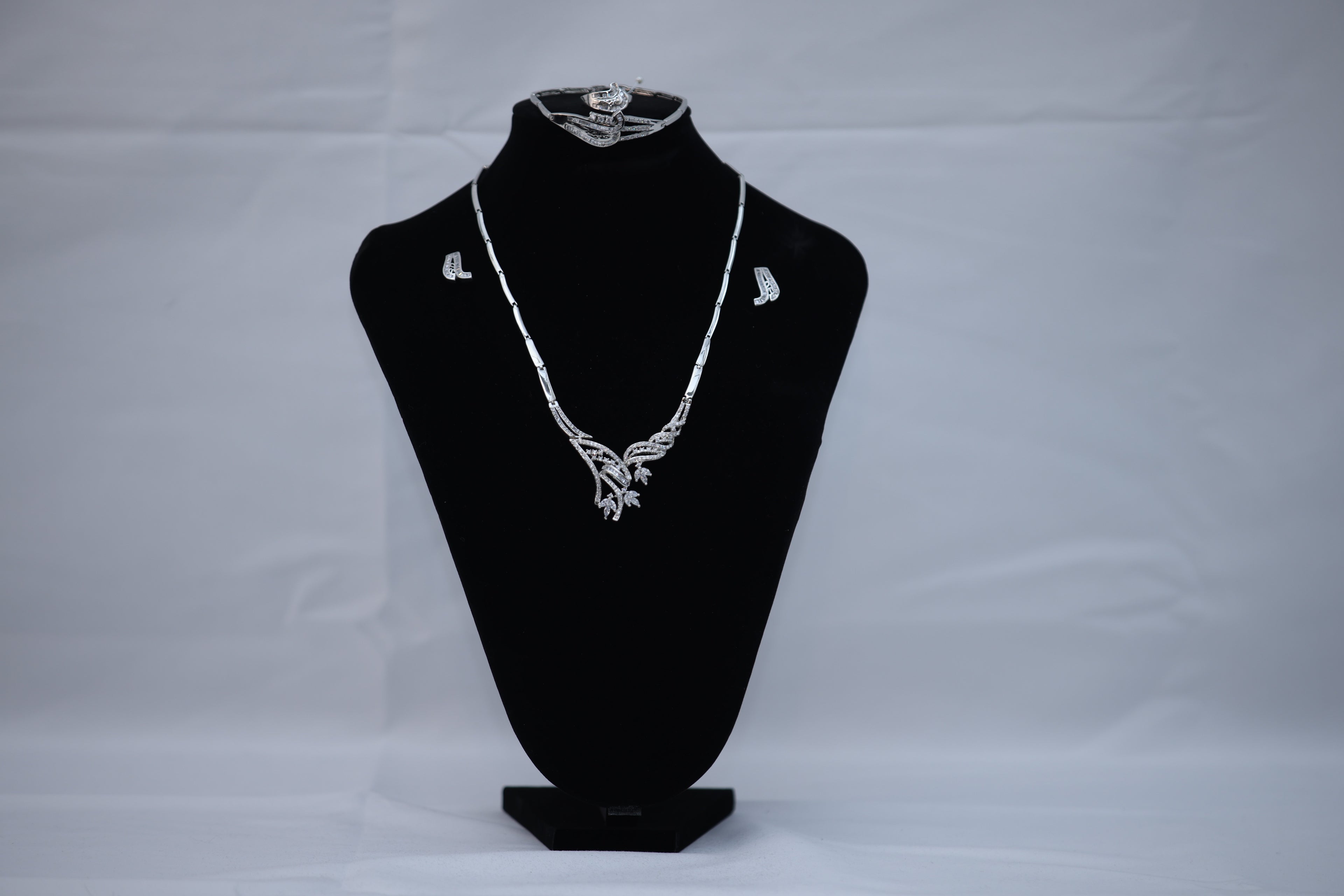 Heritage Jewelry Set