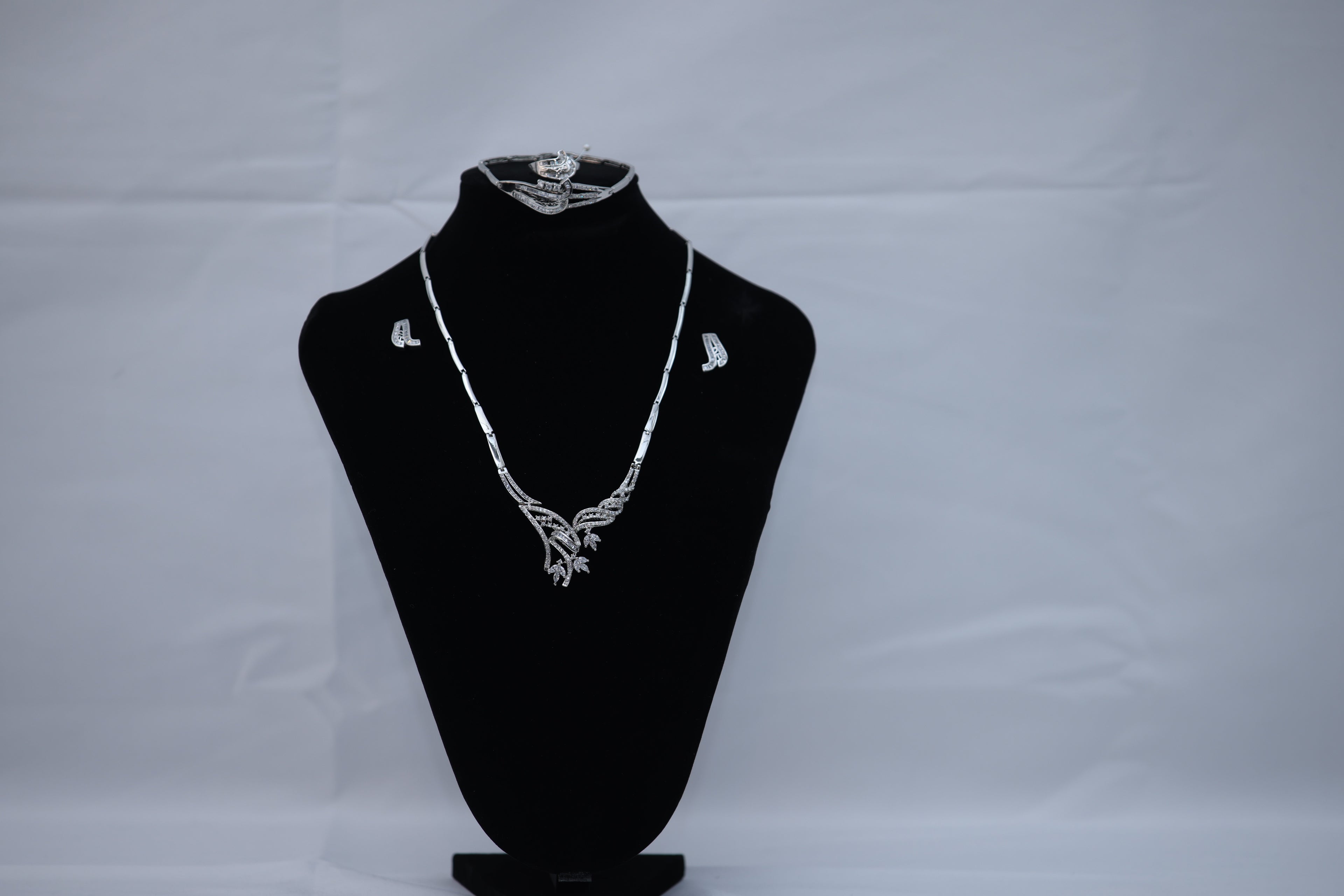 Heritage Jewelry Set